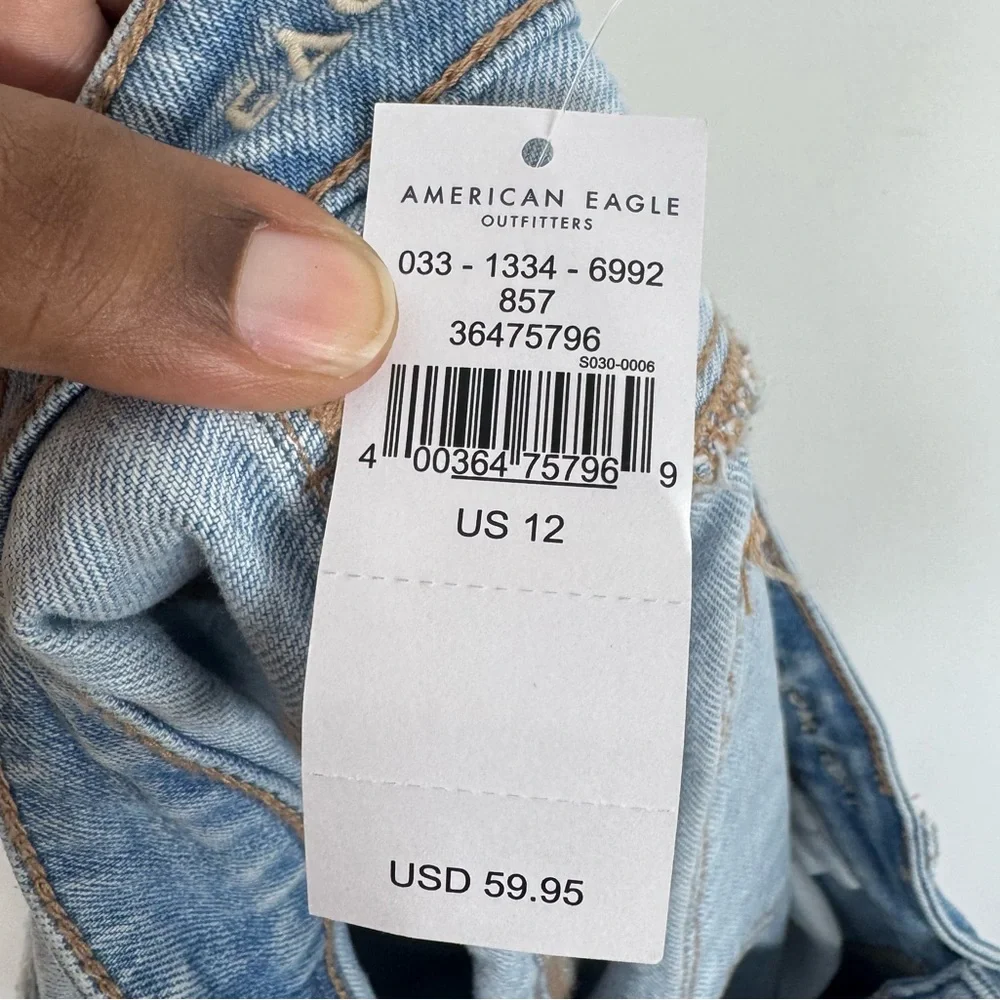 American Eagle Shorts Baggy High Rise Distressed Mom Denim NEW